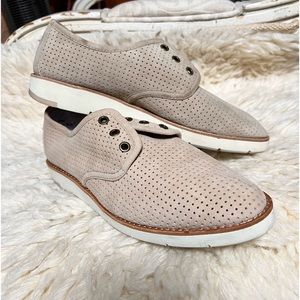 Johnston & Murphy Flex suede lace up shoes 
SZ 7